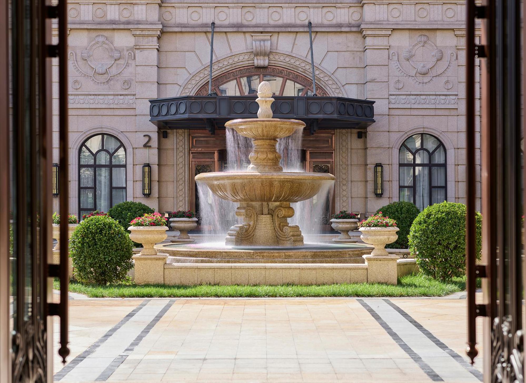 Hilton Beijing Daxing Hotel Exterior photo